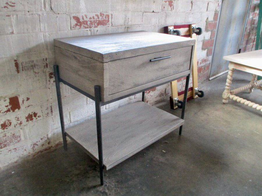 Hekman Bedford Park Single Nightstand 28"L x 18"D x 30"T