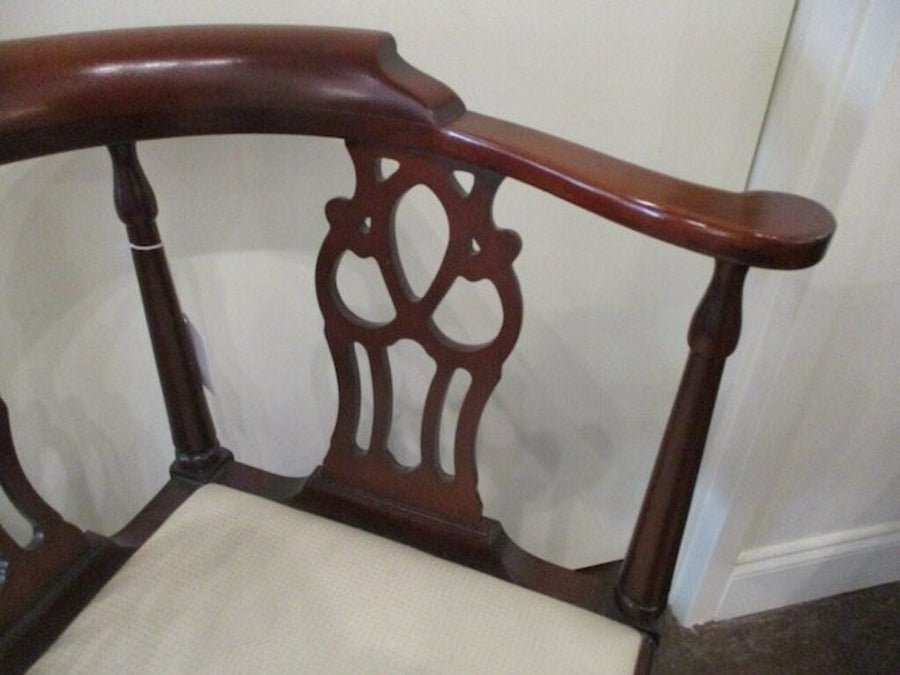 English Mahogany Corner Chair 27.5"W x 25"D x 33"T