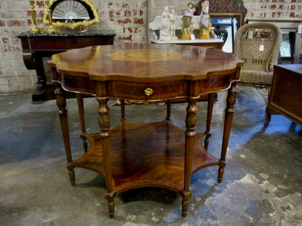 Maitland Smith Scalloped Mahogany Entry Table w/ Inlay 42" Diam x 30.5"T