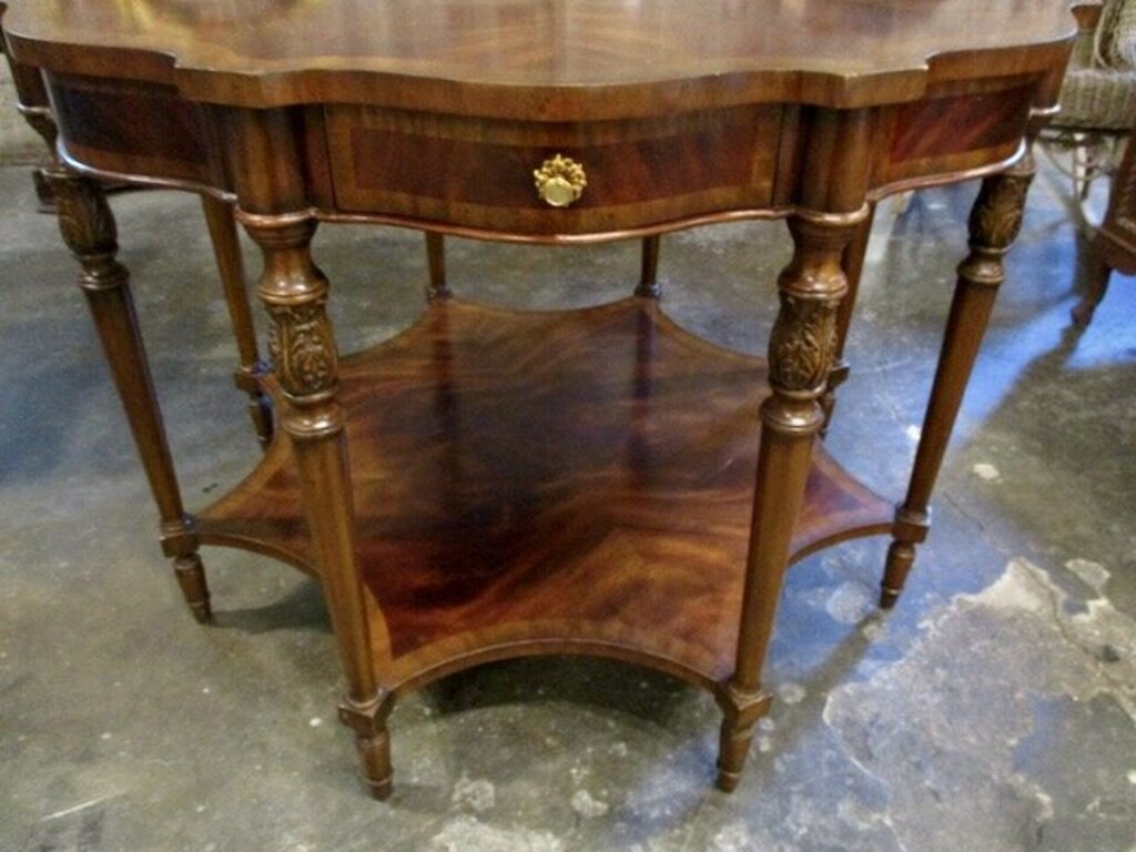 Maitland Smith Scalloped Mahogany Entry Table w/ Inlay 42" Diam x 30.5"T