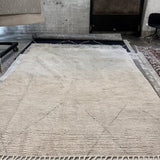 8' x 10' Wool Rug With Design