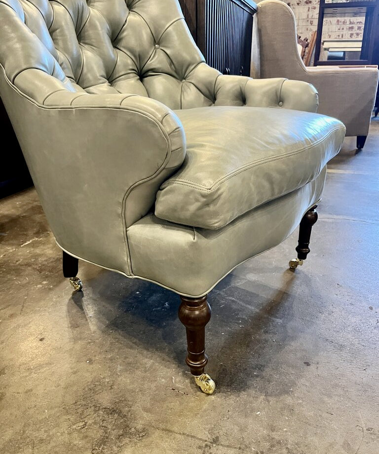 NEW Acquisitions Elliot Tufted Chair In Mont Blanc Storm Leather 28.5"W x 22"D x 41.5"H