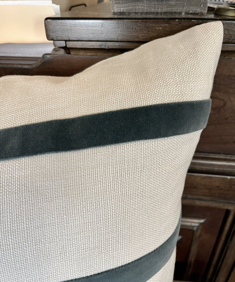 Pair Of Ryan Studio Pillows 21" x 21"