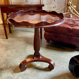 Round Accent Pedestal Table In Mahogany 26"Diam x 29"T