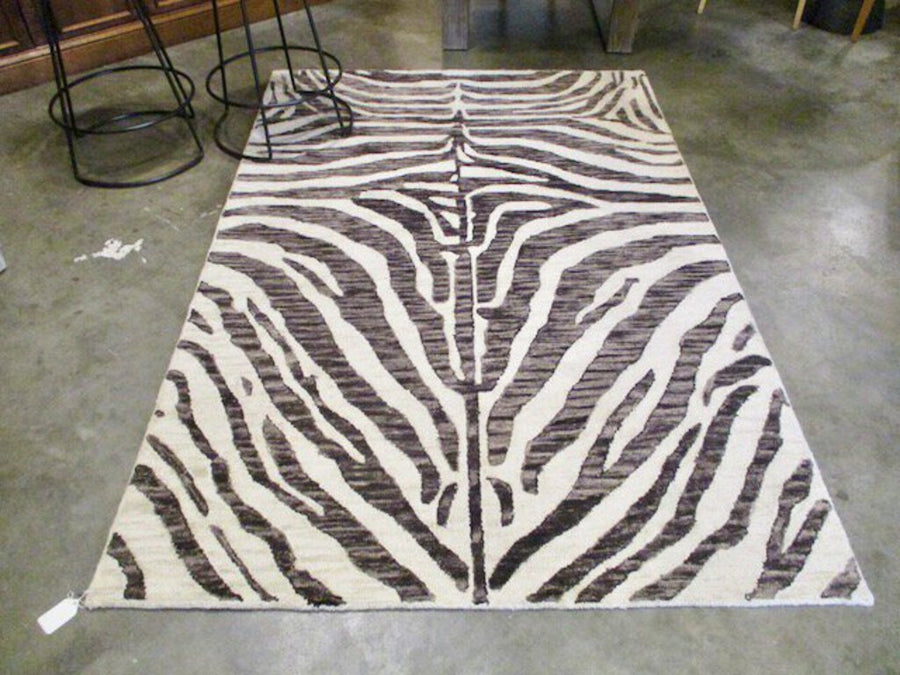 Zebra Style Rug 5'Feet x 7.5 Feet